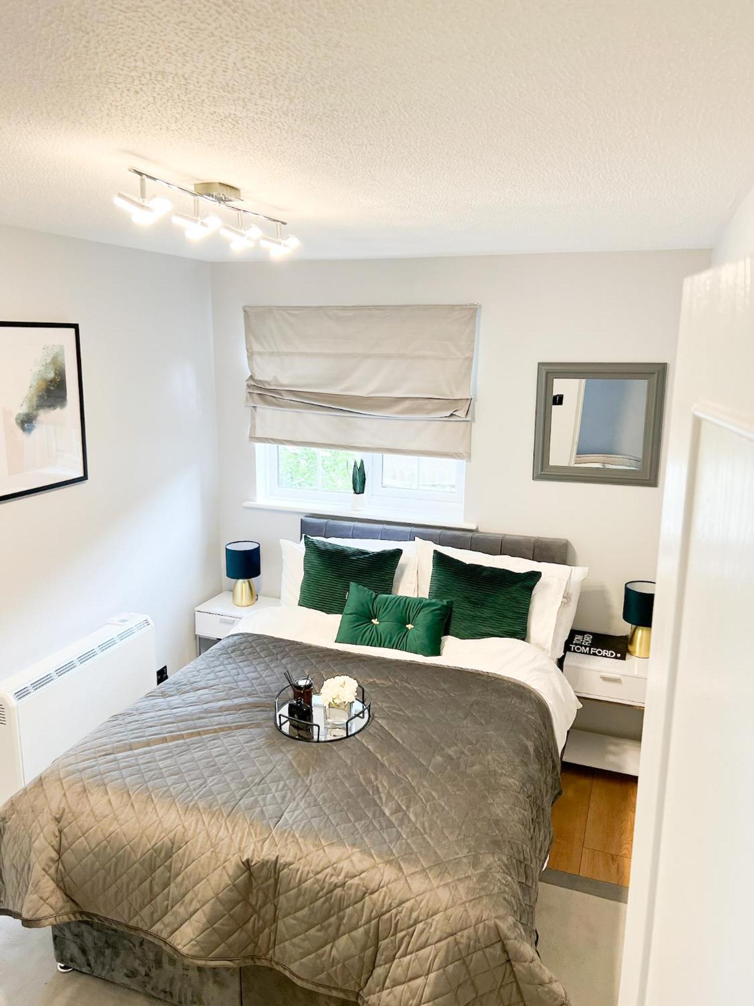 Beautiful Apartment In Beckton With Private Entrance And Garden London Bagian luar foto