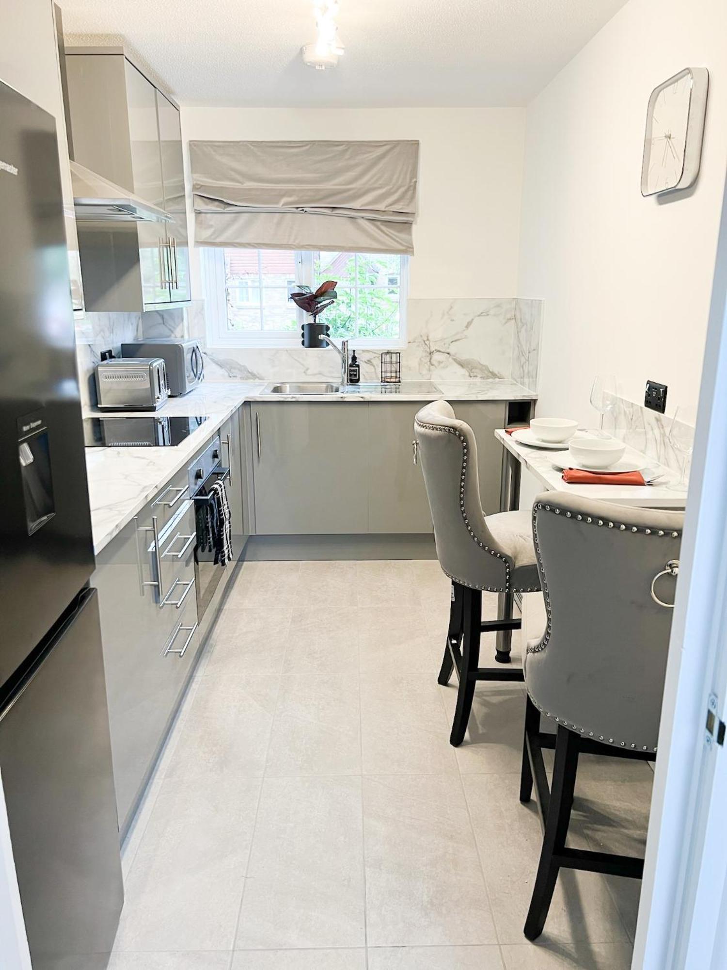 Beautiful Apartment In Beckton With Private Entrance And Garden London Bagian luar foto