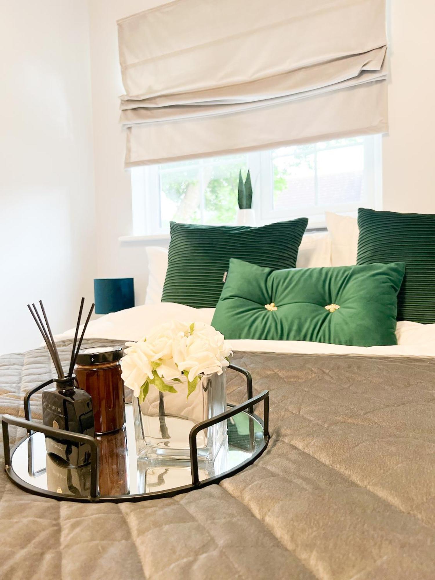 Beautiful Apartment In Beckton With Private Entrance And Garden London Bagian luar foto