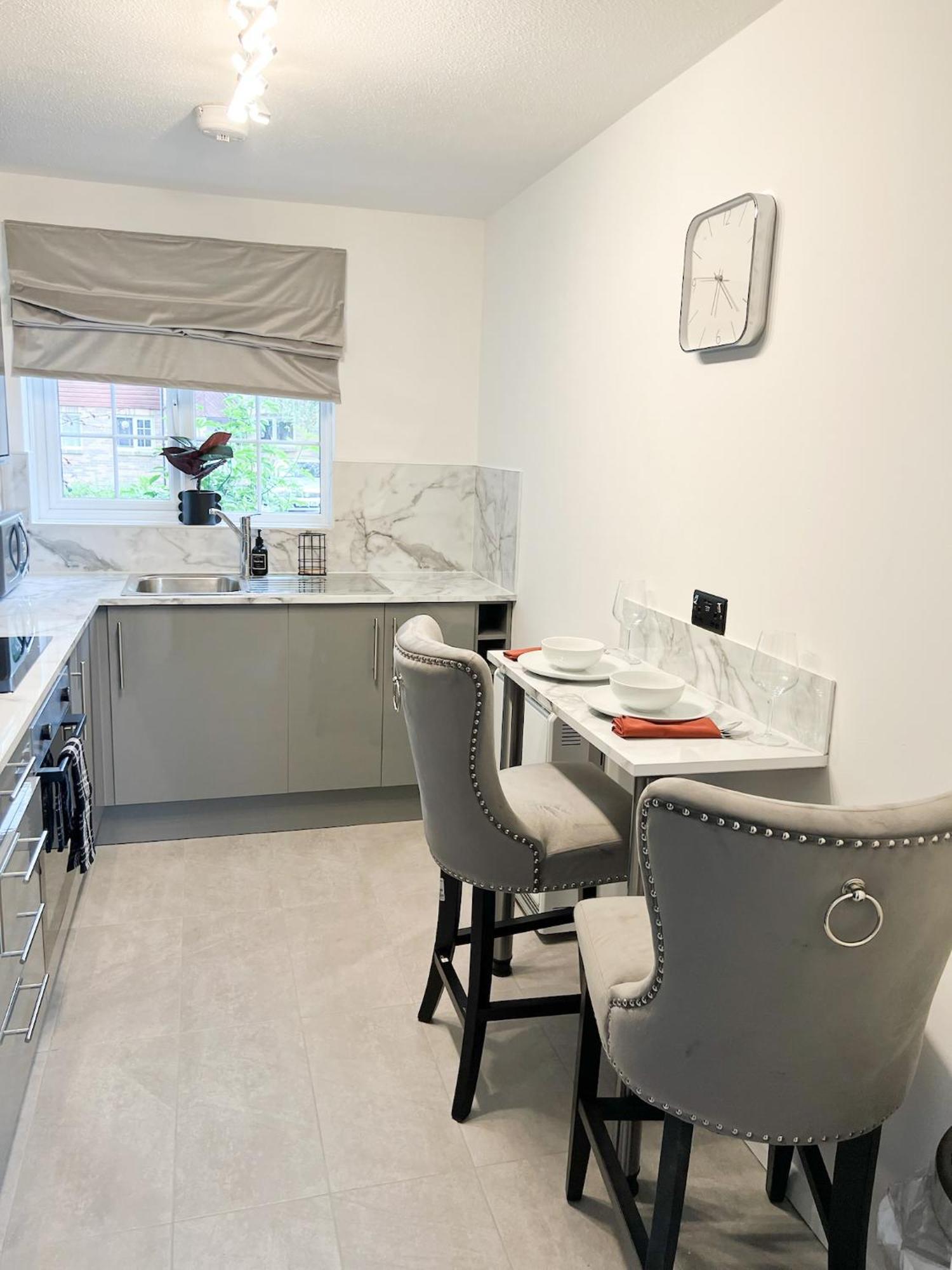 Beautiful Apartment In Beckton With Private Entrance And Garden London Bagian luar foto