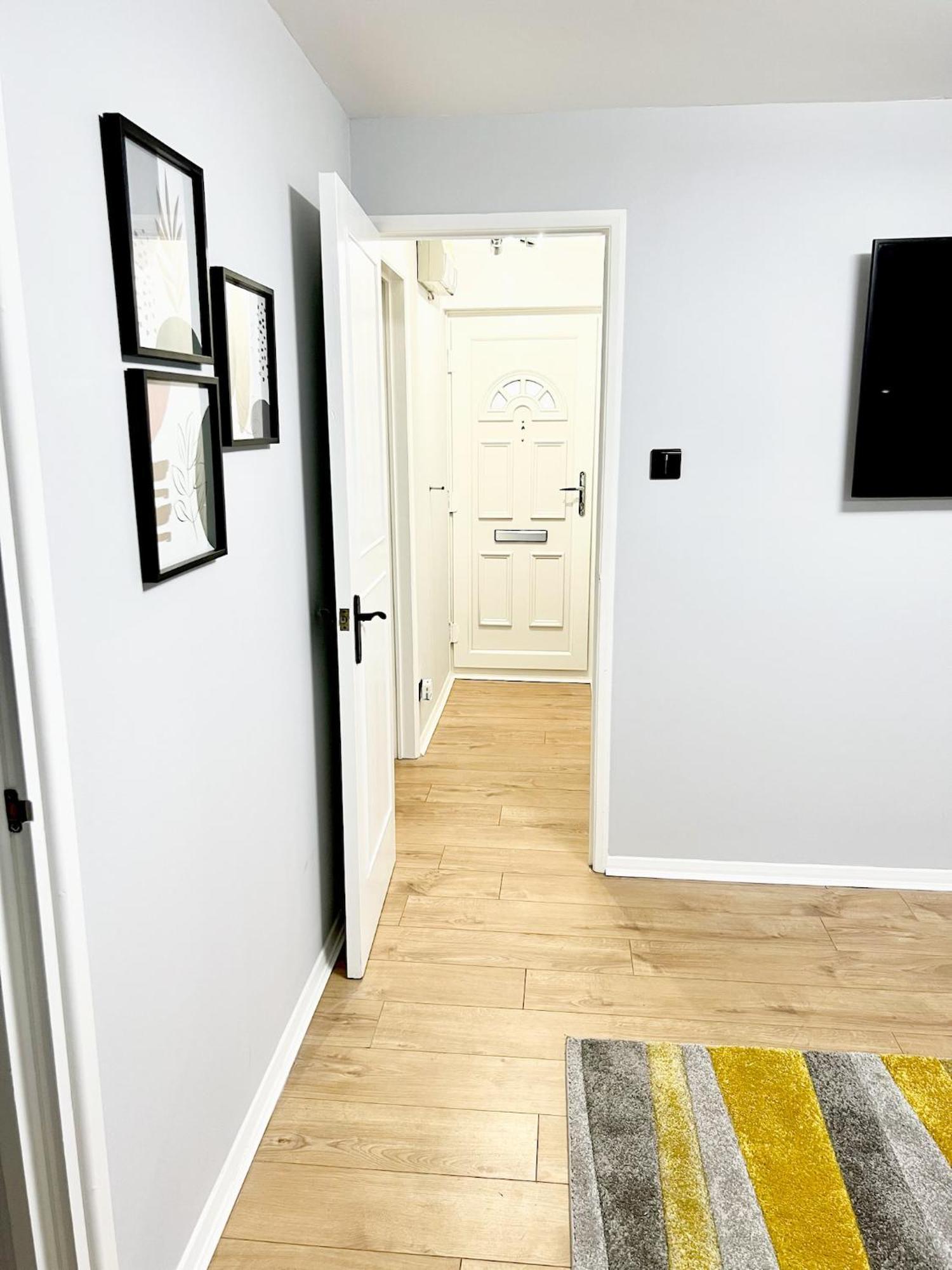 Beautiful Apartment In Beckton With Private Entrance And Garden London Bagian luar foto