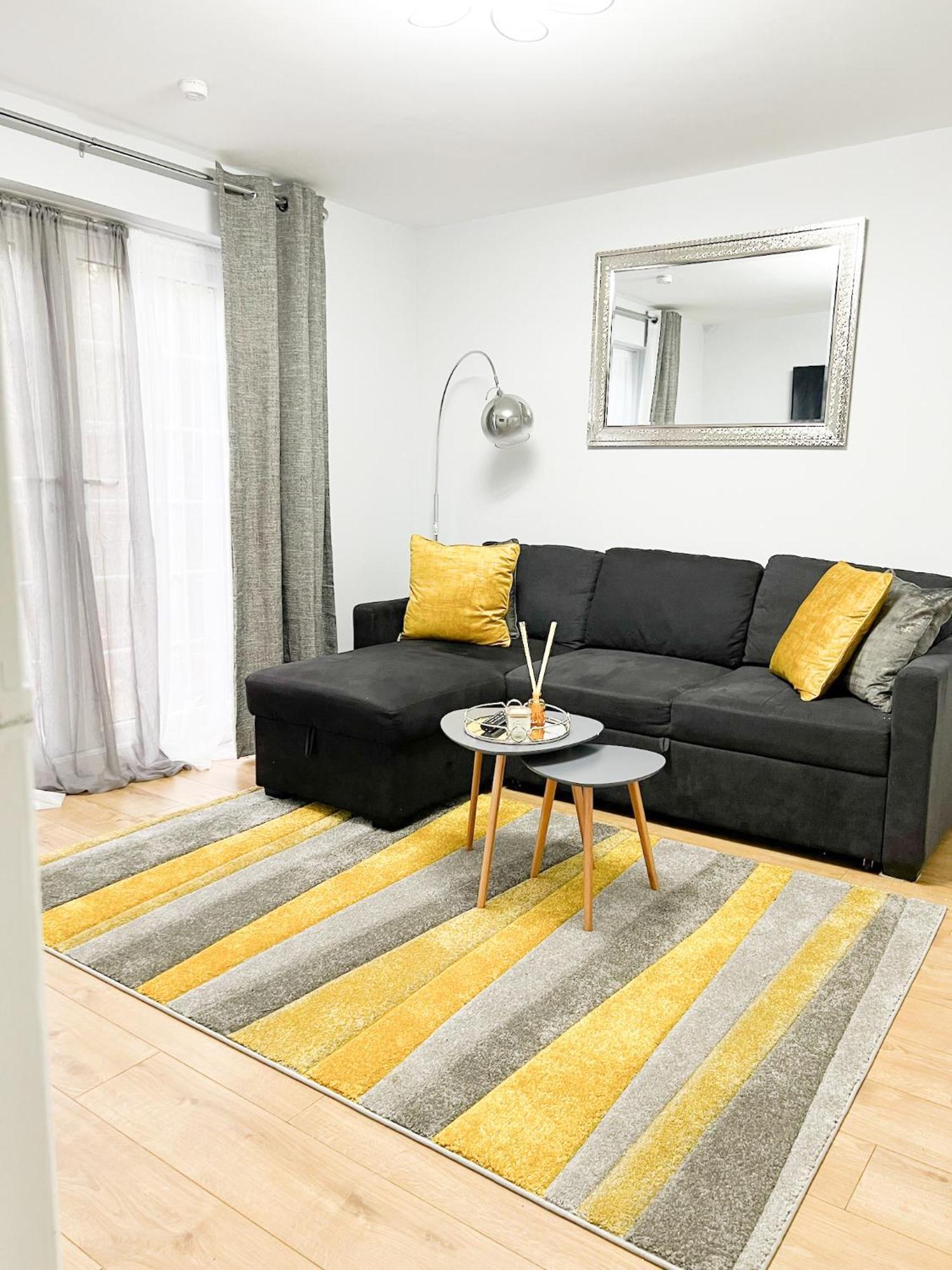 Beautiful Apartment In Beckton With Private Entrance And Garden London Bagian luar foto
